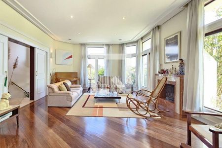 Casa à venda com 5 quartos, 462m² em Tamboré, Santana de Parnaíba