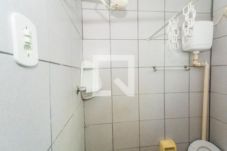 Banheiro de casa para alugar com 1 quarto, 58m² em Rocha Miranda, Rio de Janeiro