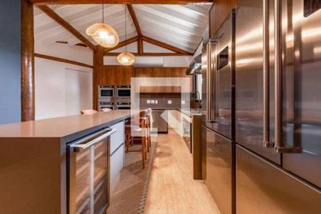 Casa à venda com 4 quartos, 626m² em Pacaembu, São Paulo