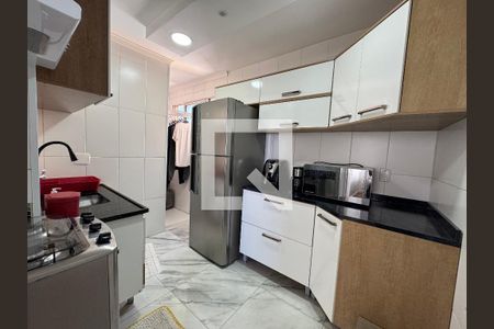 Cozinha de apartamento à venda com 2 quartos, 55m² em Jardim Roberto, Osasco
