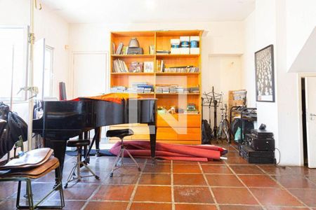 Casa para alugar com 4 quartos, 400m² em Pacaembu, São Paulo