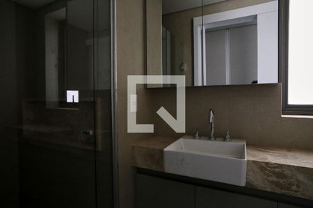 Banheiro da Suíte de apartamento para alugar com 2 quartos, 81m² em Funcionários, Belo Horizonte