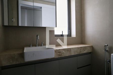 Banheiro da Suíte de apartamento para alugar com 2 quartos, 81m² em Funcionários, Belo Horizonte