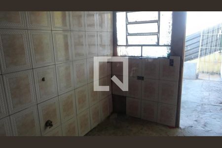 Casa à venda com 5 quartos, 240m² em Jardim Piracuama, São Paulo