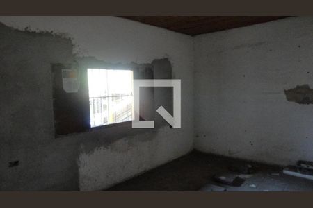 Casa à venda com 5 quartos, 240m² em Jardim Piracuama, São Paulo