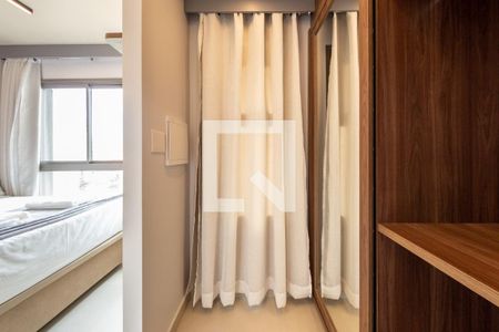 Sala/Quarto de apartamento à venda com 1 quarto, 21m² em Campo Belo, São Paulo