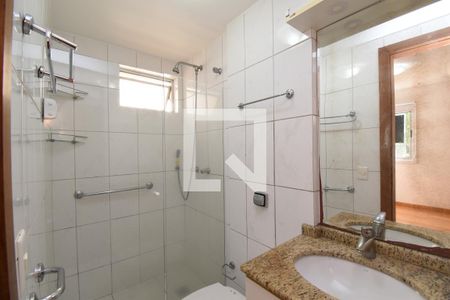 Banheiro da Suíte de apartamento para alugar com 3 quartos, 90m² em Cristo Rei, Curitiba