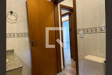 Banheiro da Suíte 1 de apartamento para alugar com 3 quartos, 275m² em Morada dos Pássaros, Barueri