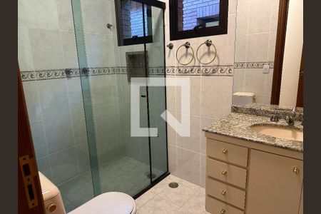 Banheiro da Suíte 1 de apartamento para alugar com 3 quartos, 275m² em Morada dos Pássaros, Barueri