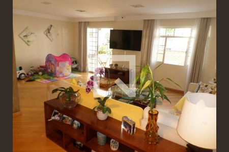 Casa à venda com 4 quartos, 272m² em Vila Sonia, São Paulo