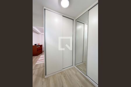 Casa à venda com 6 quartos, 408m² em Califórnia, Belo Horizonte