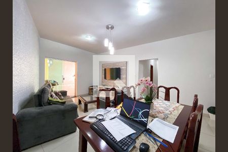 Casa à venda com 6 quartos, 408m² em Califórnia, Belo Horizonte