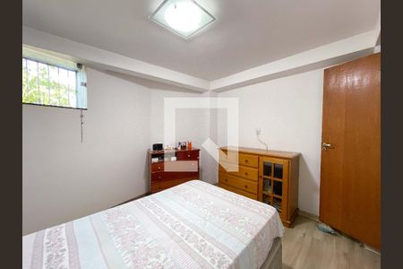 Casa à venda com 6 quartos, 408m² em Califórnia, Belo Horizonte