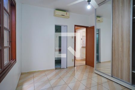 Quarto suíte  de apartamento para alugar com 3 quartos, 64m² em Santa Cecília, Porto Alegre