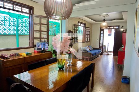 Sala de casa à venda com 3 quartos, 360m² em Alto dos Pinheiros, Belo Horizonte