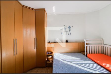 Suite  de casa à venda com 4 quartos, 240m² em Vila Paranagua, São Paulo
