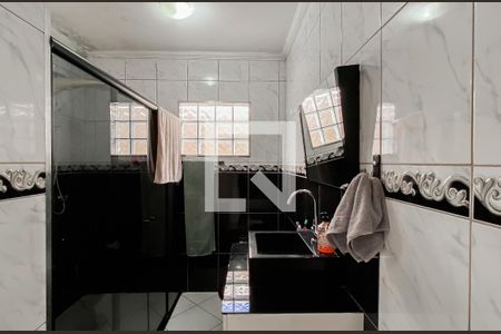 Banheiro da Suíte de casa à venda com 4 quartos, 240m² em Vila Paranagua, São Paulo