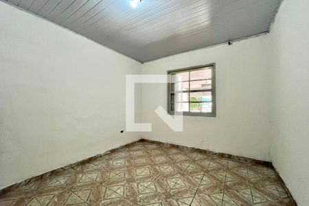 Quarto de casa para alugar com 2 quartos, 80m² em Jardim Itacolomi, São Paulo