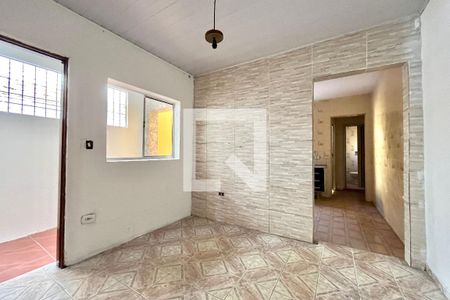 Sala de casa para alugar com 2 quartos, 80m² em Jardim Itacolomi, São Paulo