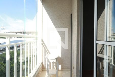 Sacada de apartamento para alugar com 2 quartos, 53m² em Guaiauna, São Paulo