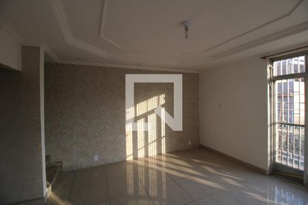 Sala de casa para alugar com 4 quartos, 362m² em Centro, Belford Roxo