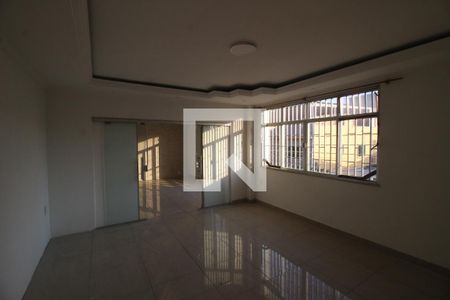 Sala de casa para alugar com 4 quartos, 362m² em Centro, Belford Roxo
