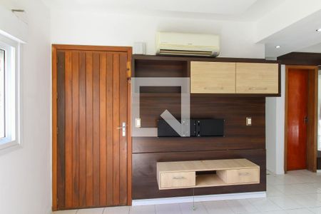 Sala de casa de condomínio para alugar com 3 quartos, 122m² em Fátima, Canoas