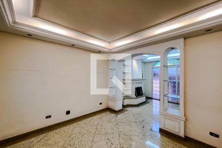 Casa à venda com 4 quartos, 390m² em Vila Claudia, São Paulo
