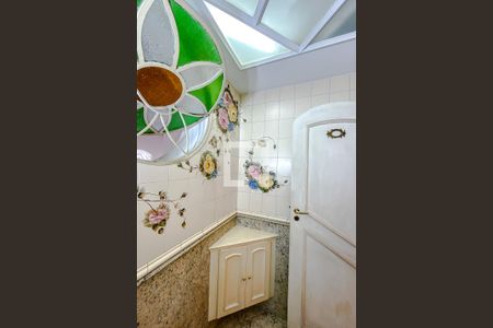 Lavabo de casa para alugar com 4 quartos, 390m² em Vila Claudia, São Paulo