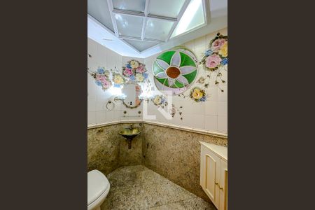 Lavabo de casa para alugar com 4 quartos, 390m² em Vila Claudia, São Paulo