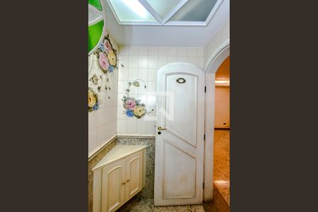 Lavabo de casa para alugar com 4 quartos, 390m² em Vila Claudia, São Paulo
