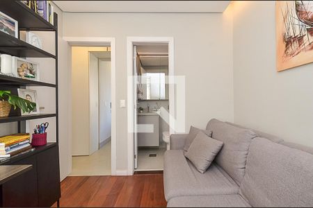 Suíte 2 de apartamento para alugar com 2 quartos, 65m² em Santo Antônio, Belo Horizonte