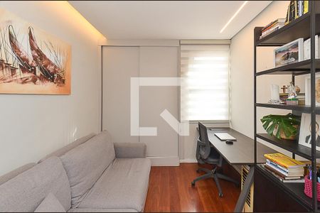 Suíte 2 de apartamento para alugar com 2 quartos, 65m² em Santo Antônio, Belo Horizonte