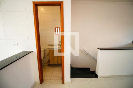 Sala de casa de condomínio para alugar com 2 quartos, 68m² em Sítio do Campo, Praia Grande