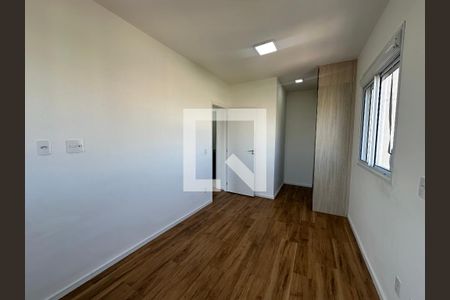 Quarto de apartamento à venda com 1 quarto, 43m² em Jardim Tupanci, Barueri