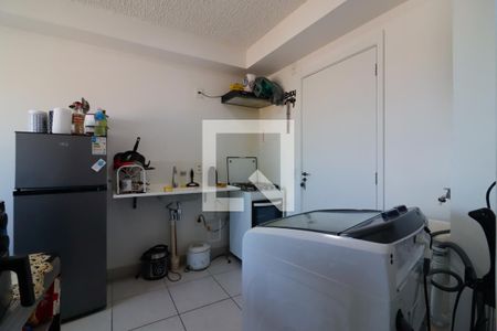 Sala/Cozinha e Área de Serviço de apartamento para alugar com 2 quartos, 32m² em Engenheiro Goulart, São Paulo