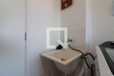 Sala/Cozinha e Área de Serviço de apartamento para alugar com 2 quartos, 32m² em Engenheiro Goulart, São Paulo