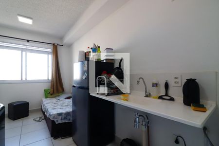 Sala/Cozinha e Área de Serviço de apartamento para alugar com 2 quartos, 32m² em Engenheiro Goulart, São Paulo