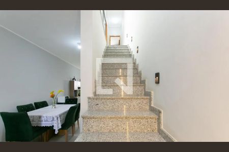 Escada de casa à venda com 3 quartos, 122m² em Jardim Sao Carlos (Zona Leste), São Paulo