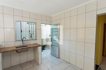 Sala e cozinha de casa para alugar com 2 quartos, 70m² em Parque Nações Unidas, São Paulo