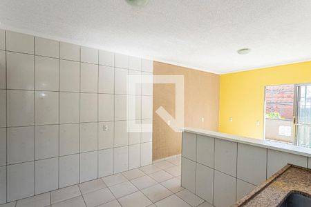 Sala e cozinha de casa para alugar com 2 quartos, 70m² em Parque Nações Unidas, São Paulo