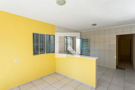 Sala e cozinha de casa para alugar com 2 quartos, 70m² em Parque Nações Unidas, São Paulo