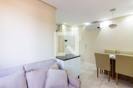Sala  de apartamento para alugar com 2 quartos, 44m² em Ayrosa, Osasco