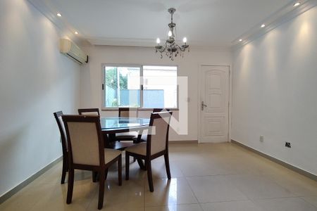 Sala de casa de condomínio para alugar com 3 quartos, 181m² em Pechincha, Rio de Janeiro