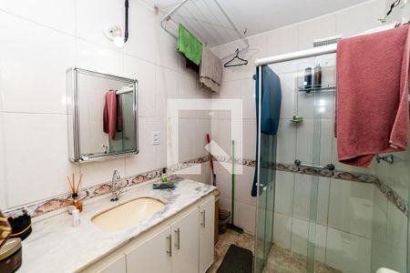 Banheiro de apartamento à venda com 1 quarto, 57m² em Santo Agostinho, Belo Horizonte