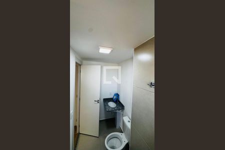 Banheiro de kitnet/studio para alugar com 1 quarto, 31m² em Perdizes, São Paulo