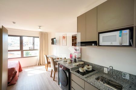 Sala quarto e cozinha de kitnet/studio para alugar com 1 quarto, 25m² em Penha de França, São Paulo