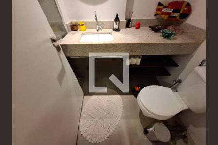 Banheiro  de apartamento à venda com 1 quarto, 44m² em Lapa, Rio de Janeiro