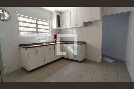 Casa para alugar com 3 quartos, 220m² em Jardim Santa Monica, São Paulo