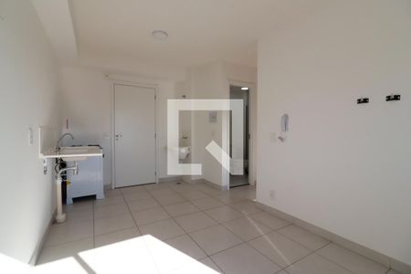 Sala/Cozinha e Área de Serviço de apartamento para alugar com 2 quartos, 32m² em Engenheiro Goulart, São Paulo